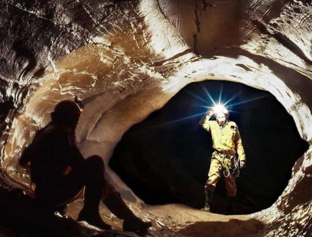 Aventure dans les grottes